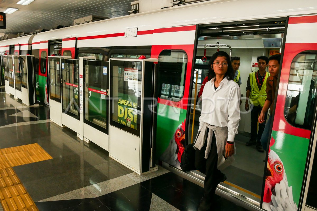 LRT BELUM BEROPERASI SECARA KOMERSIL | ANTARA Foto