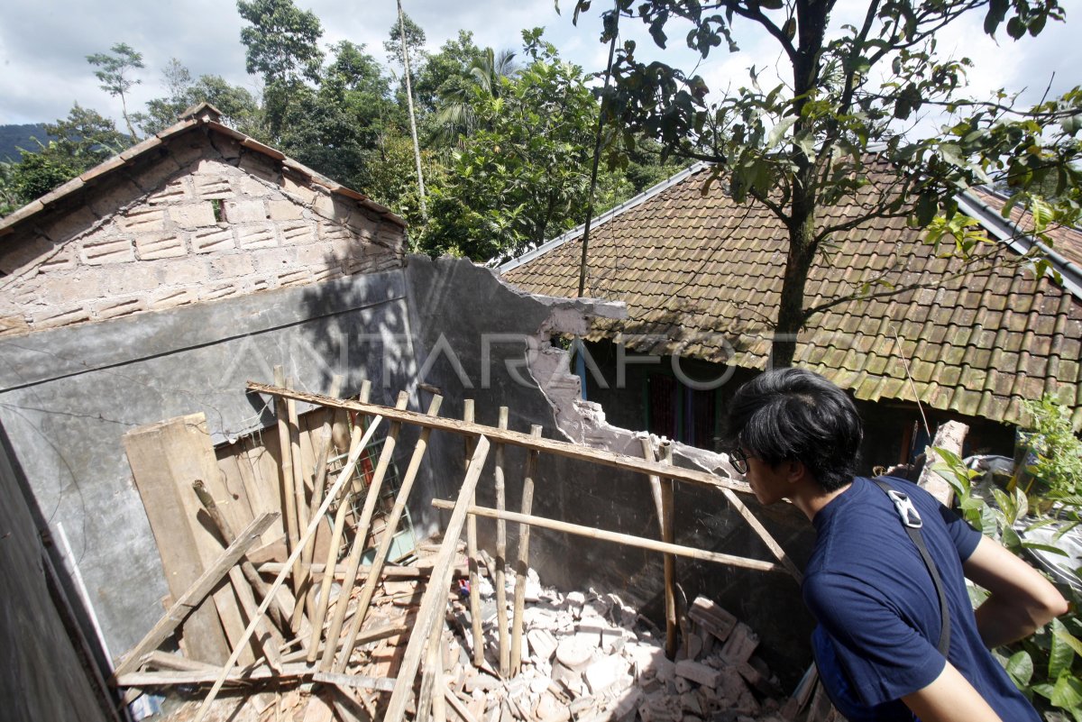 DAMPAK GEMPA BUMI DI BOGOR | ANTARA Foto