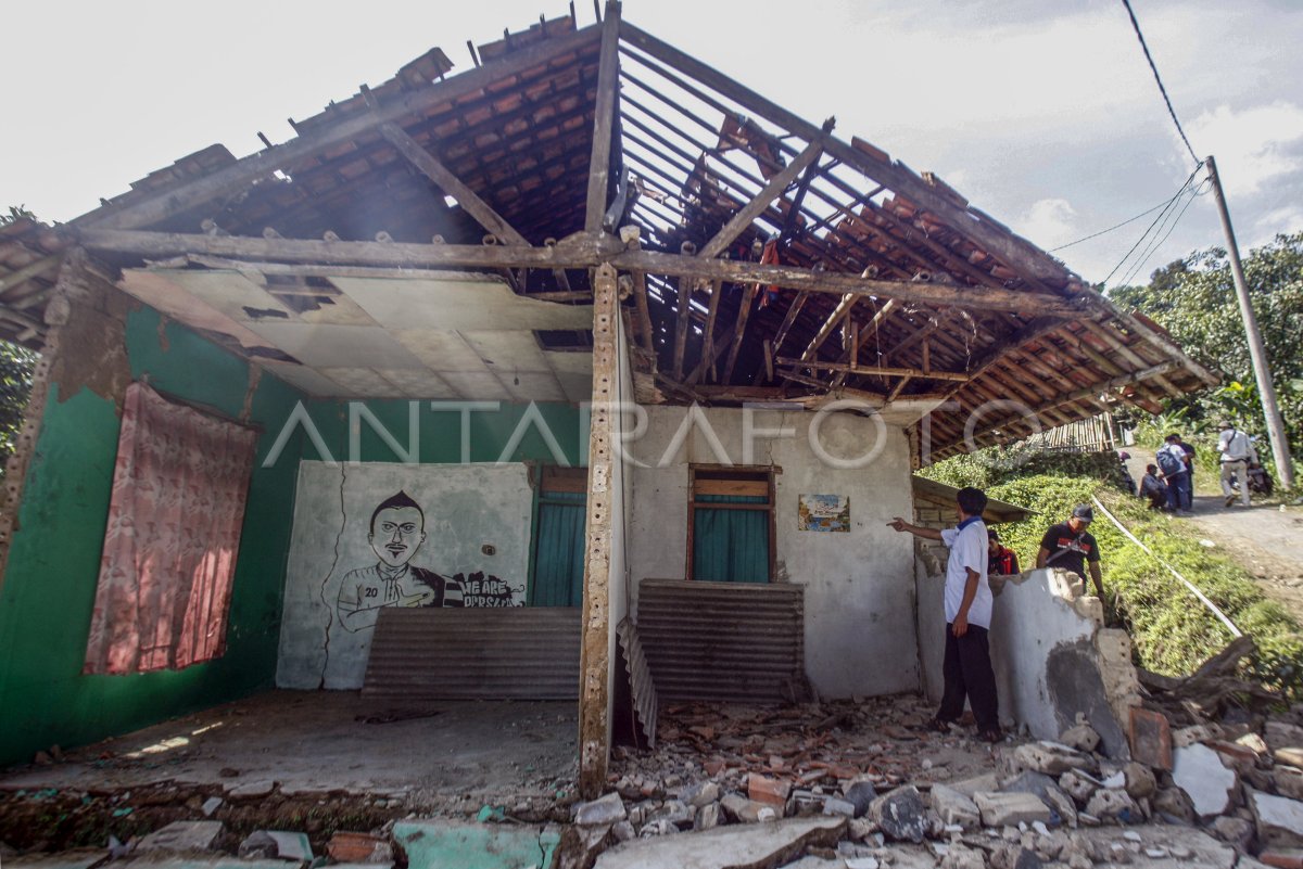 DAMPAK GEMPA BUMI DI BOGOR | ANTARA Foto