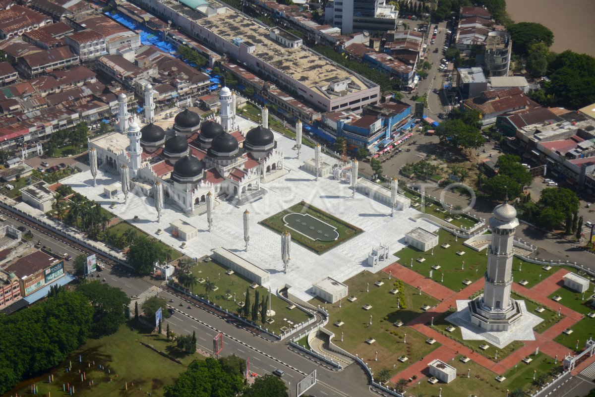 MASJID RAYA BAITURRAHMAN DI BANDA ACEH | ANTARA Foto