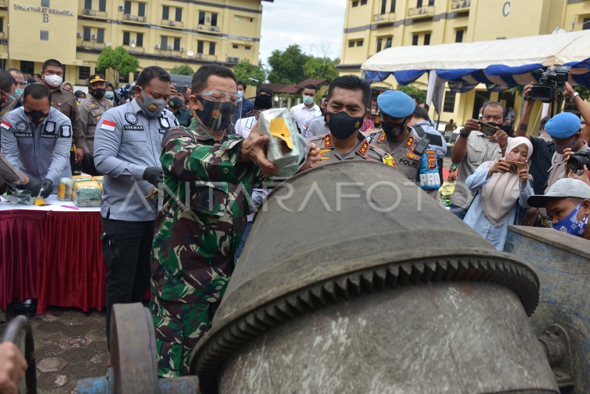 PEMUSNAHAN BARANG BUKTI NARKOTIKA | ANTARA Foto