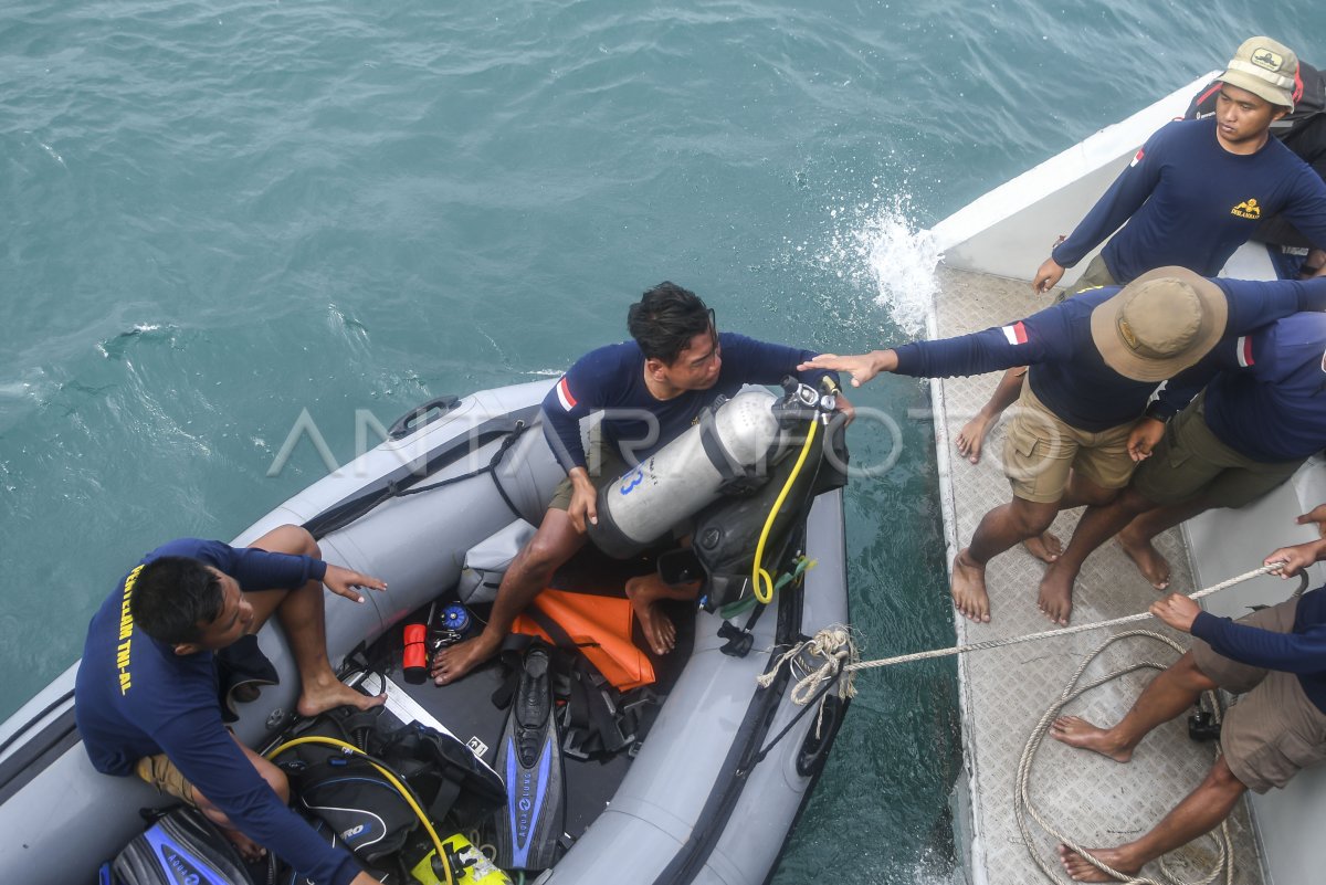 OPERASI SAR SRIWIJAYA AIR SJ 182 | ANTARA Foto