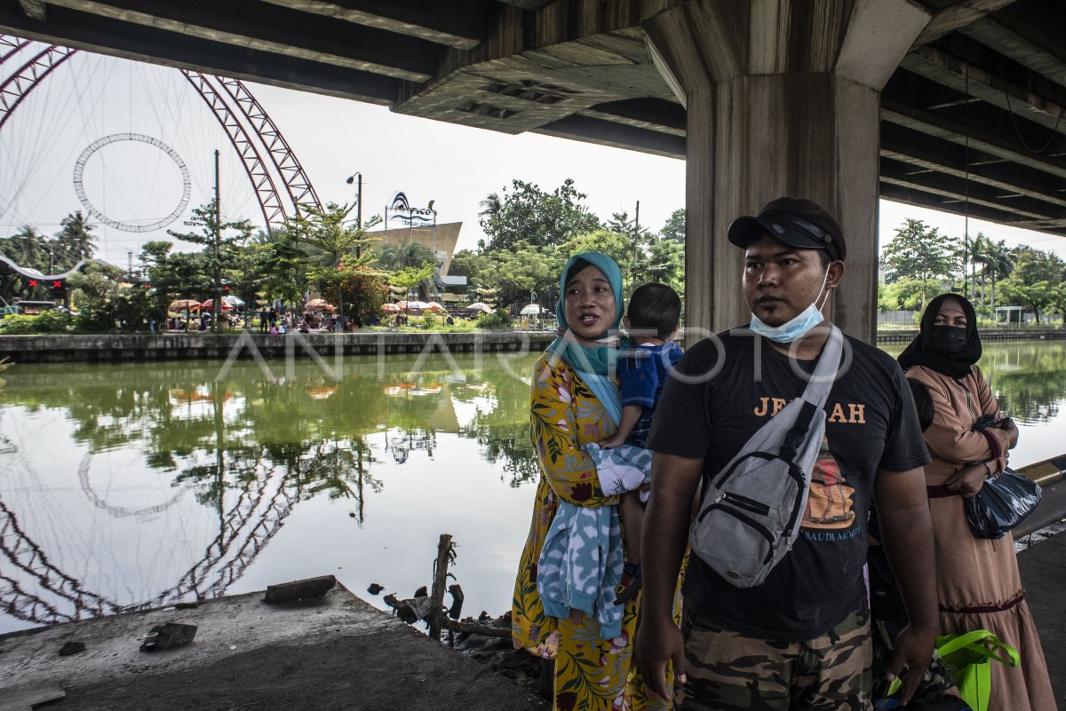 PENUTUPAN TEMPAT WISATA PANTAI ANCOL ANTARA Foto