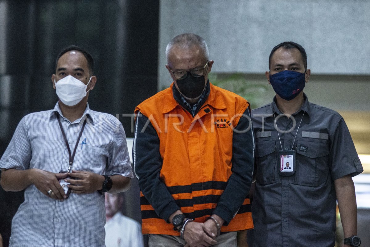 PENAHANAN TERSANGKA KASUS PEMBANGUNAN GEDUNG IPDN | ANTARA Foto