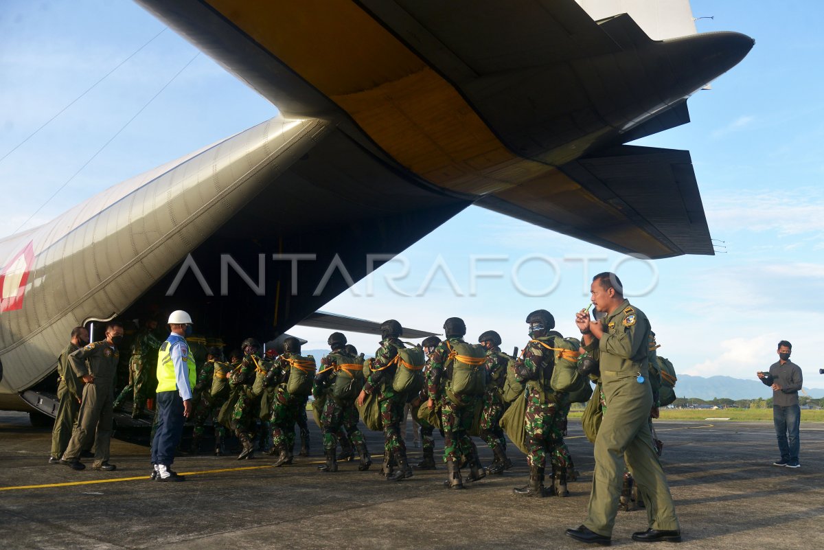 TERJUN PENYEGARAN TNI AU DI LANUD SIM