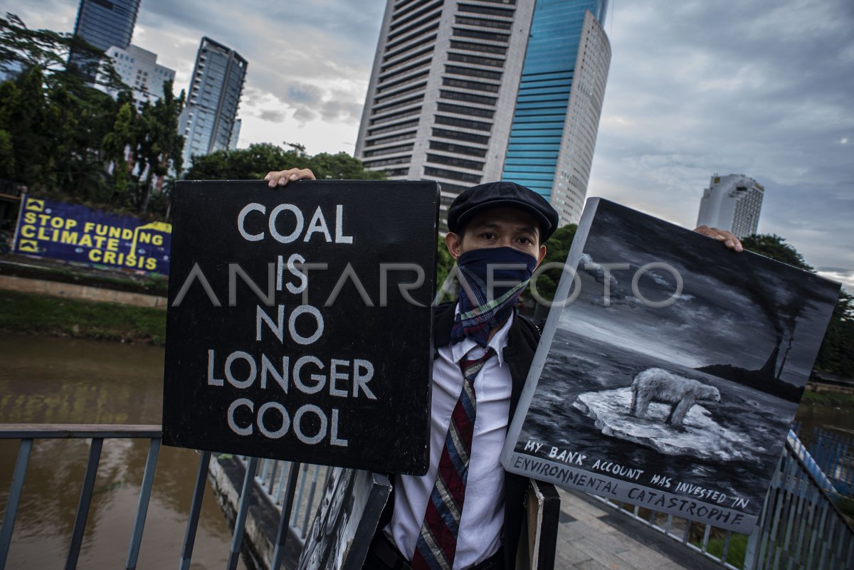 Aksi Seniman Terhadap Ancaman Perubahan Iklim Antara Foto