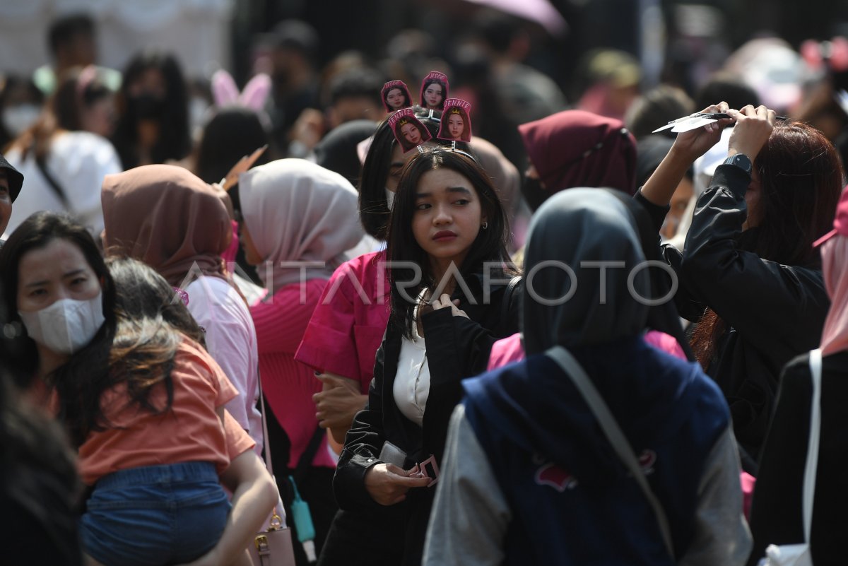 ANTUSIASME FANS BLACKPINK MENJELANG KONSER
