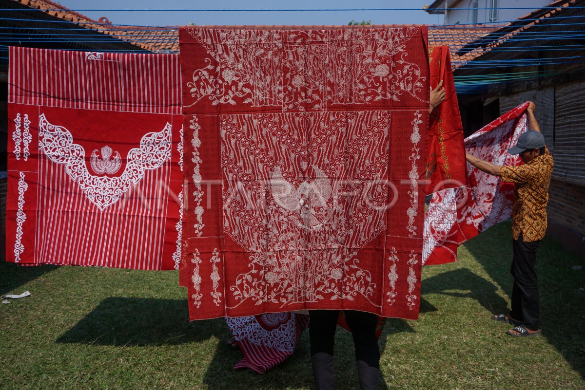 Produksi Kain Batik Garuda Merah Putih Antara Foto 3977