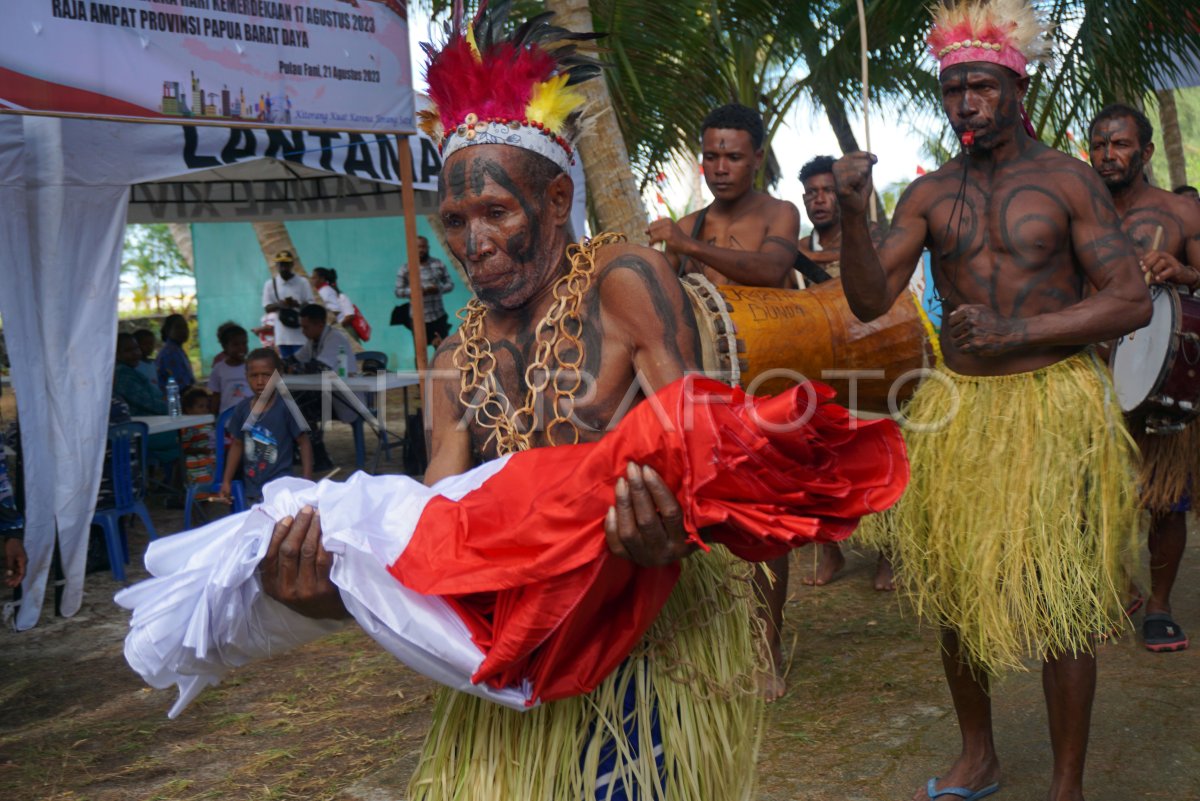 Pengibaran bendera Merah Putih di perbatasan RI - Palau