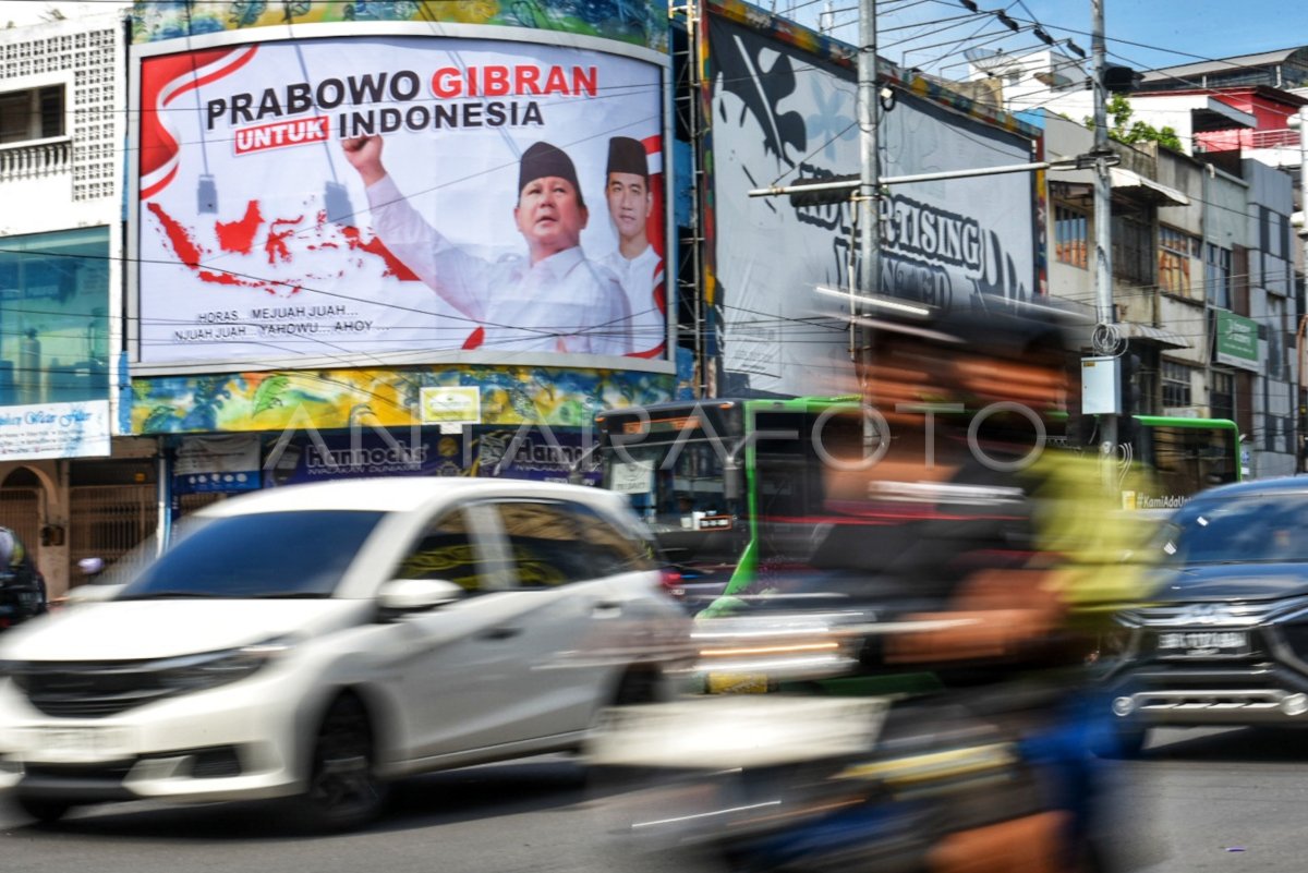 Baliho dukungan Prabowo dan Gibran di Medan | ANTARA Foto