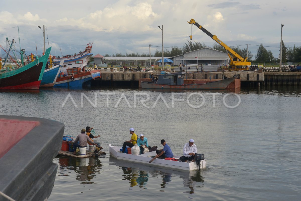 Pembangunan Fasilitas Pelabuhan Perikanan Samudera Di Aceh | ANTARA Foto