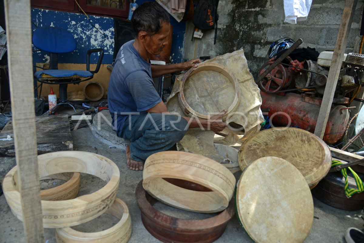 Produksi alat musik tradisional khas Aceh | ANTARA Foto