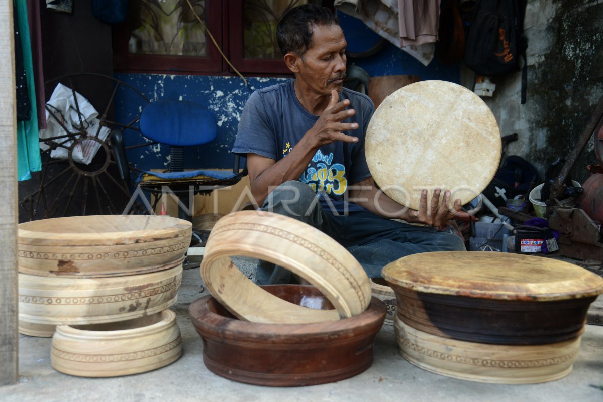 Produksi alat musik tradisional khas Aceh | ANTARA Foto