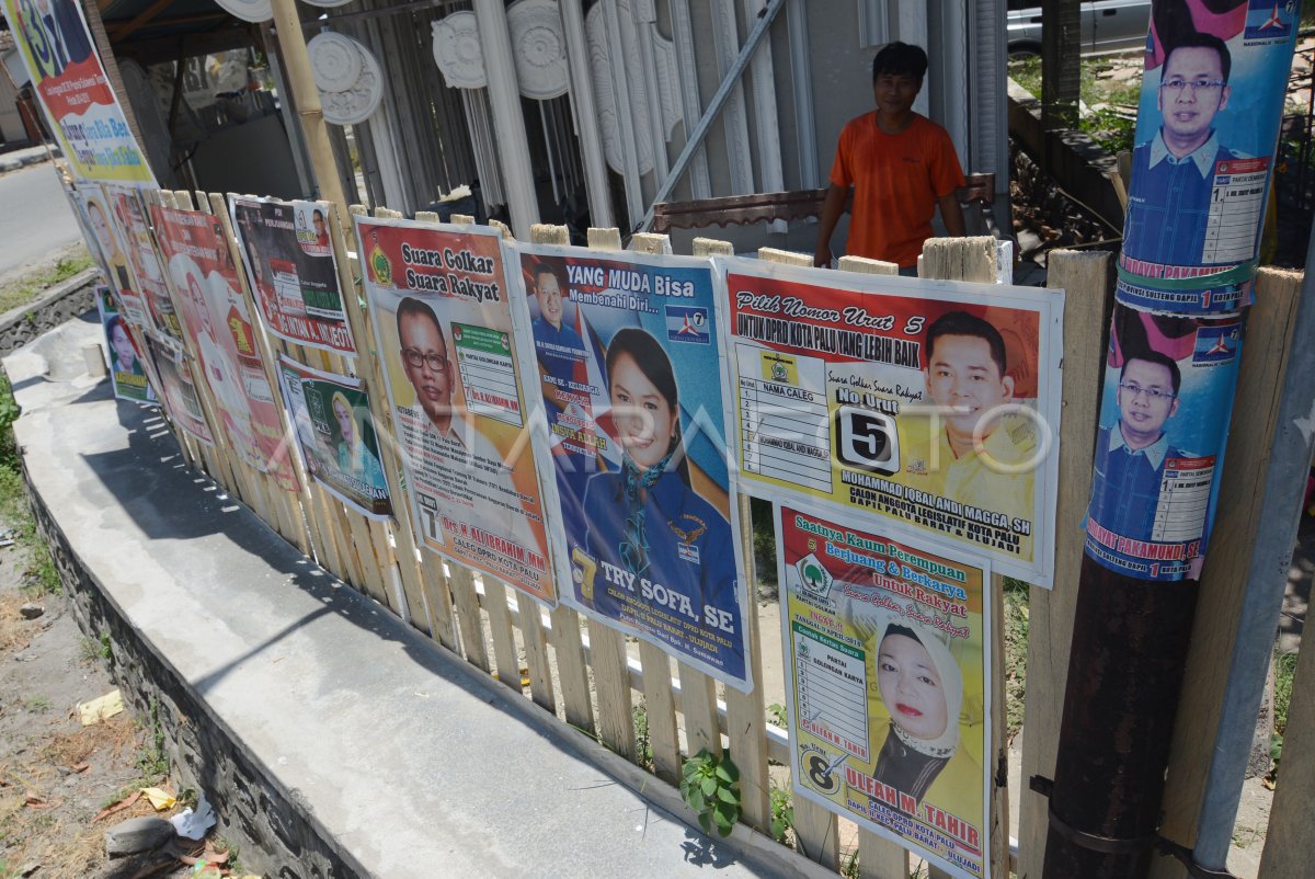 ATRIBUT KAMPANYE CALEG | ANTARA Foto