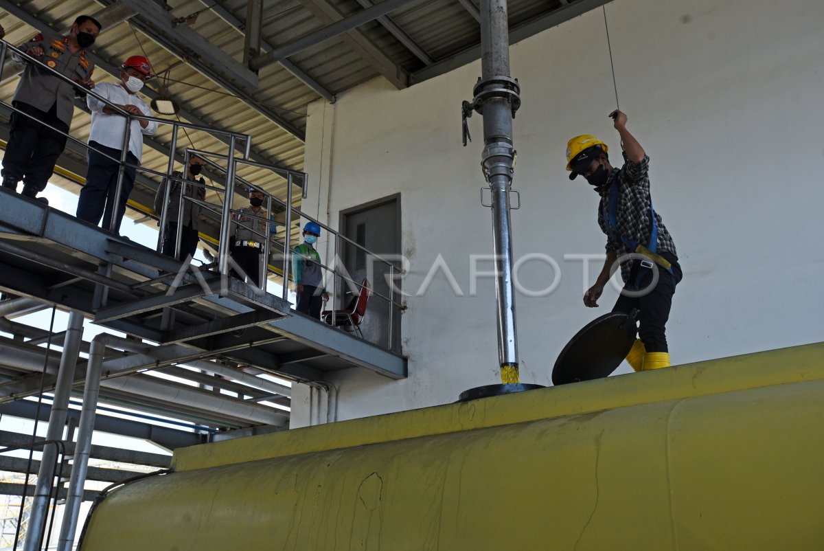 DISTRIBUSI MINYAK GORENG DI BANTEN | ANTARA Foto