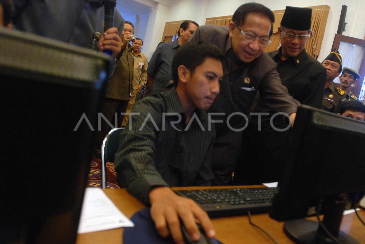 KEPEGAWAIAN BERBASIS ELEKTRONIK | ANTARA Foto