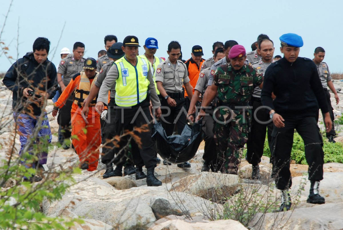 KORBAN KAPAL TENGGELAM | ANTARA Foto