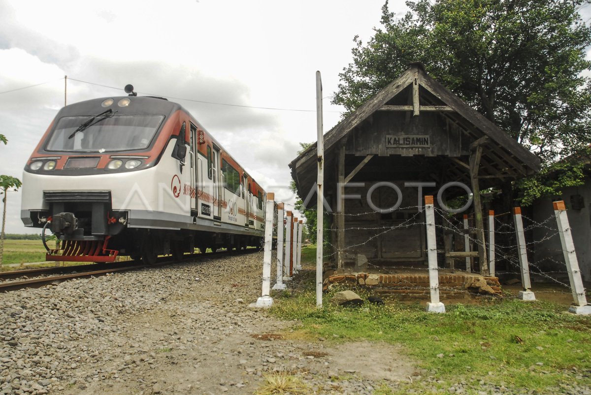 RAILBUS SIAP BEROPERASI | ANTARA Foto