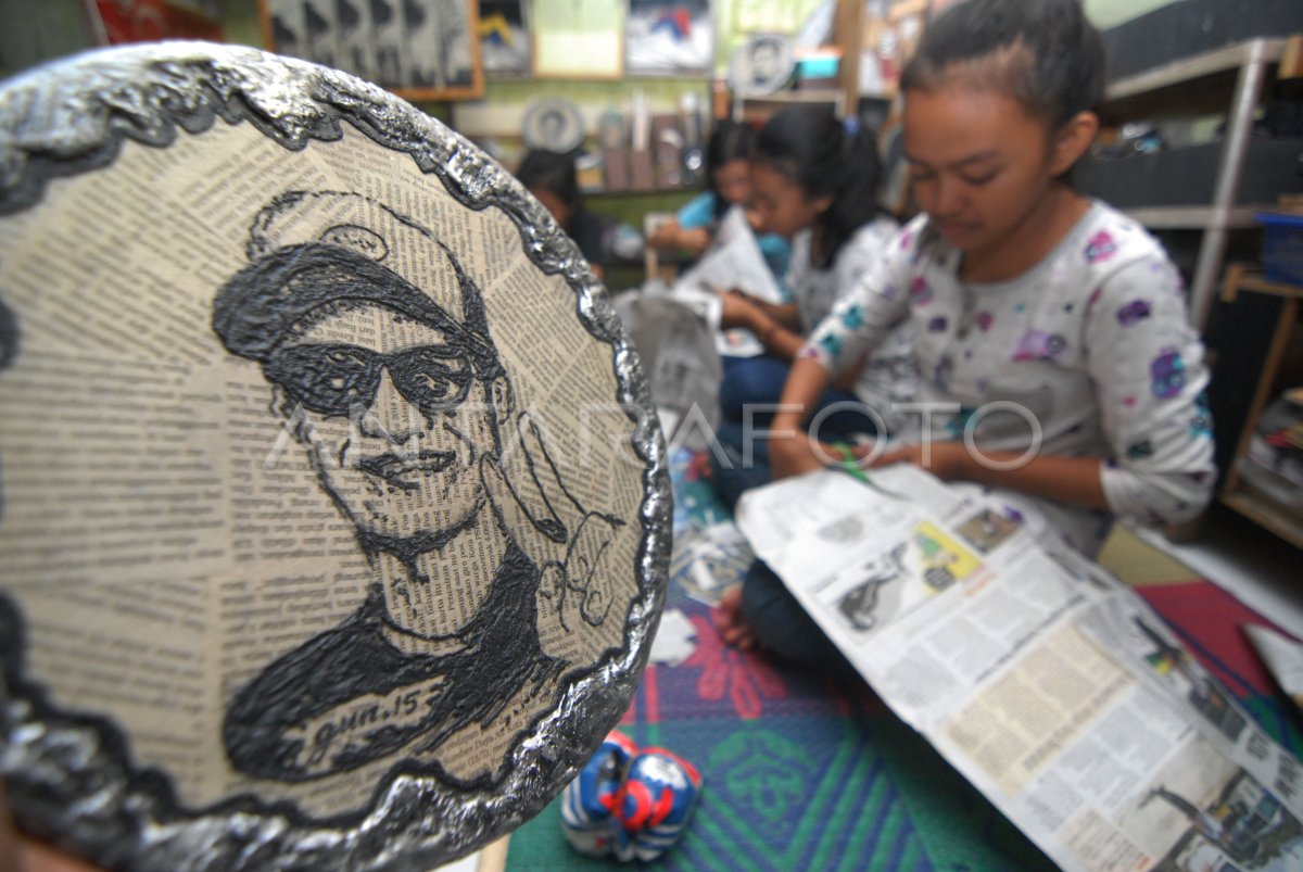 EDUKASI PENGOLAHAN BARANG BEKAS | ANTARA Foto