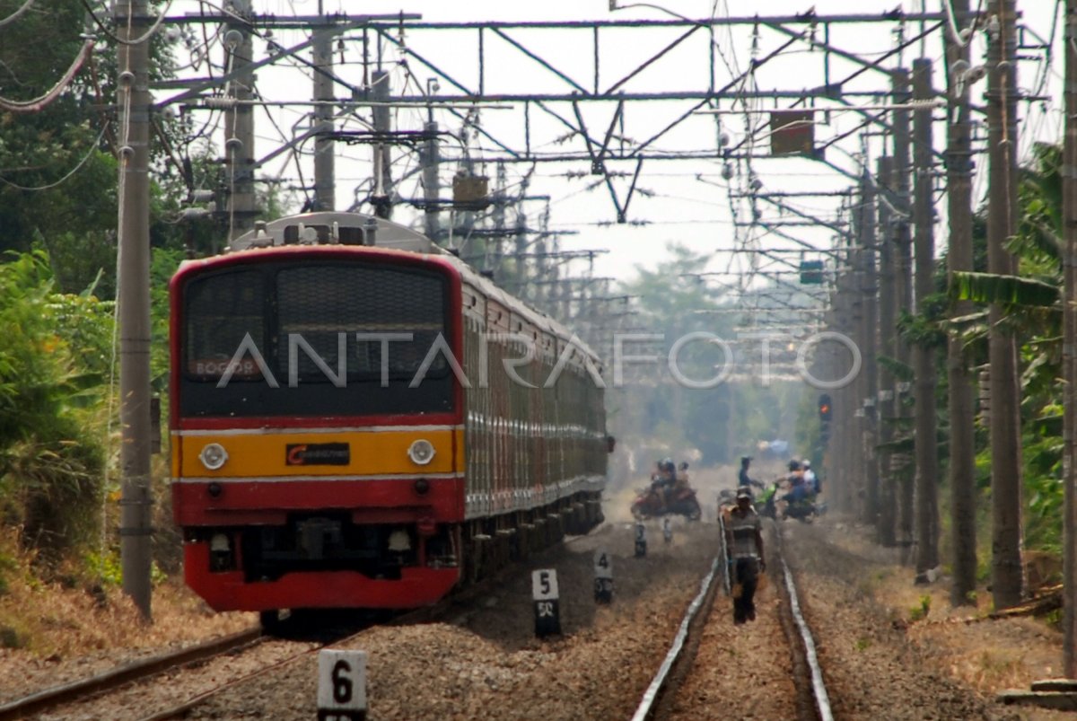 RENCANA KENAIKAN TARIF KRL JABODETABEK | ANTARA Foto