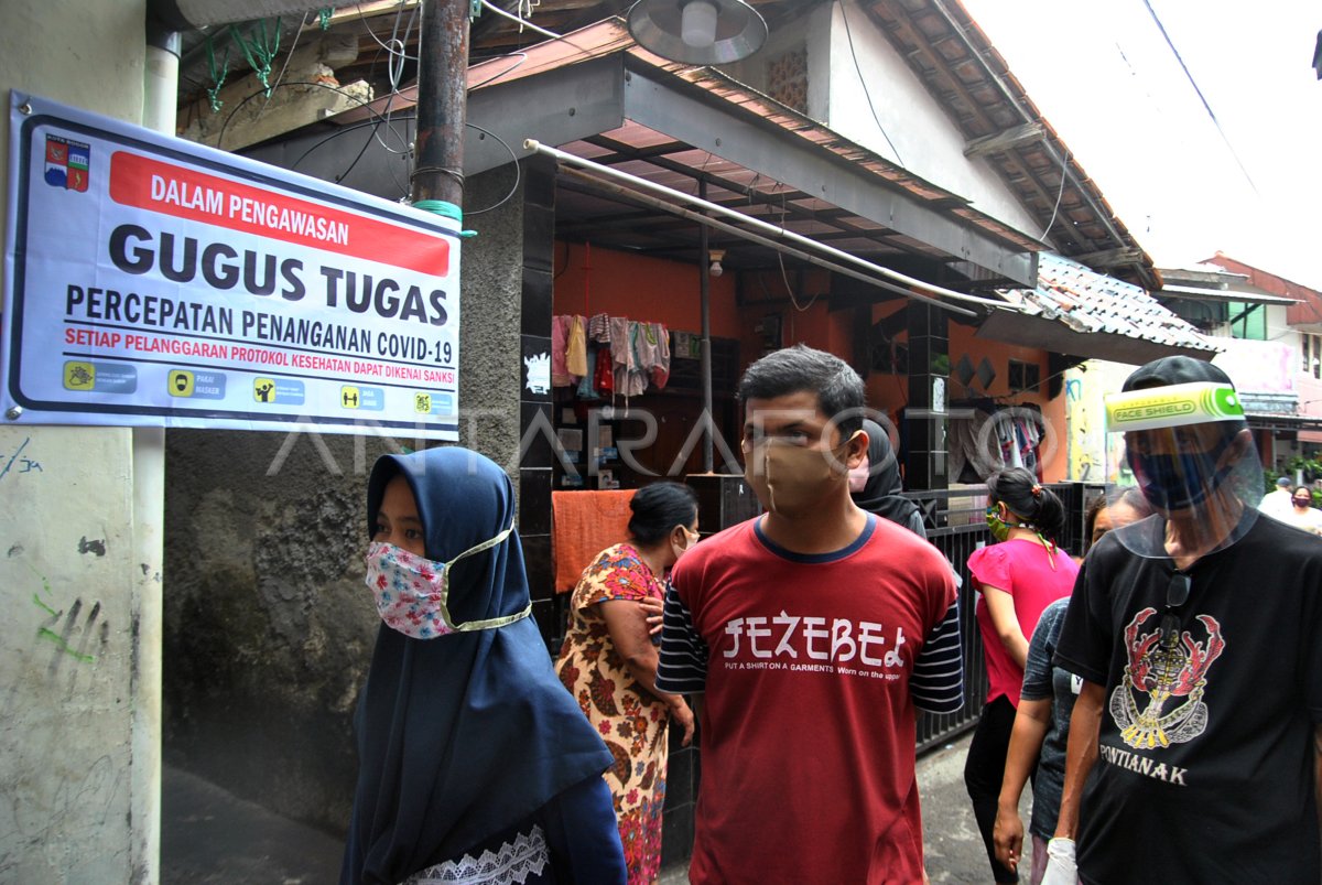 PEMBATASAN SOSIAL BERSKALA MIKRO DAN KOMUNITAS DI KOTA BOGOR | ANTARA Foto