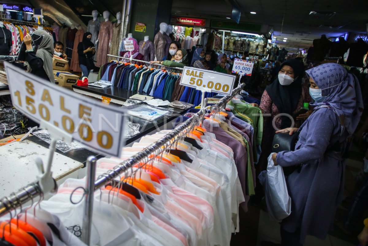 PASAR TANAH ABANG RAMAI MENJELANG BULAN RAMADHAN | ANTARA Foto