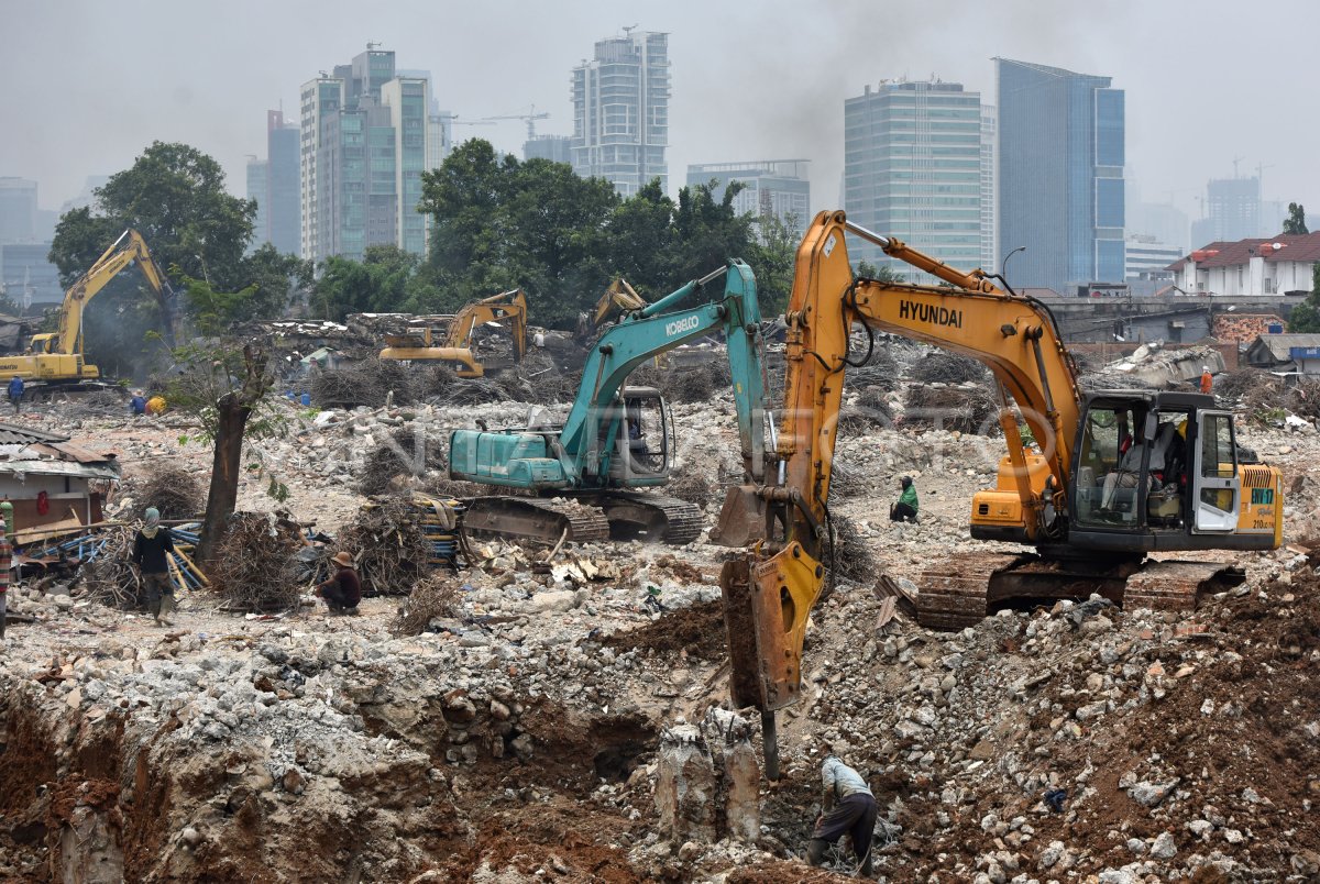 REVITALISASI PASAR TRADISIONAL | ANTARA Foto