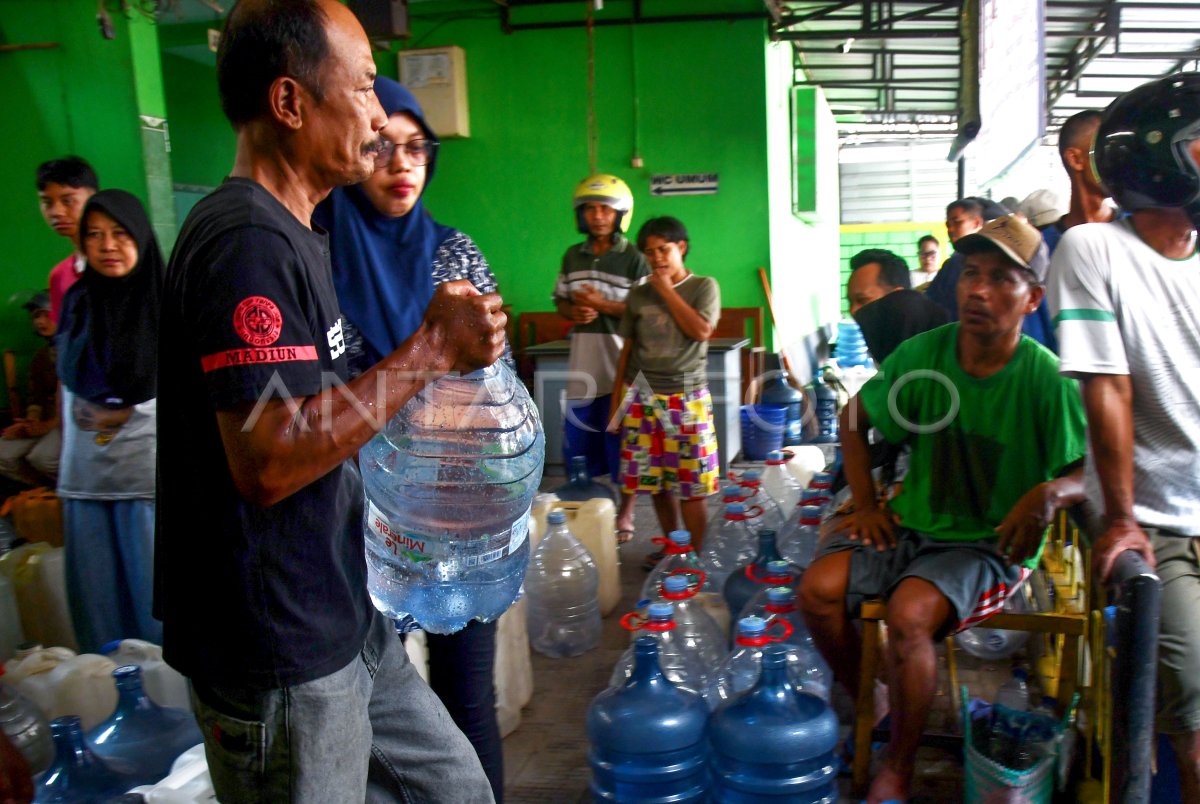 Krisis Air Bersih Di Madiun | ANTARA Foto