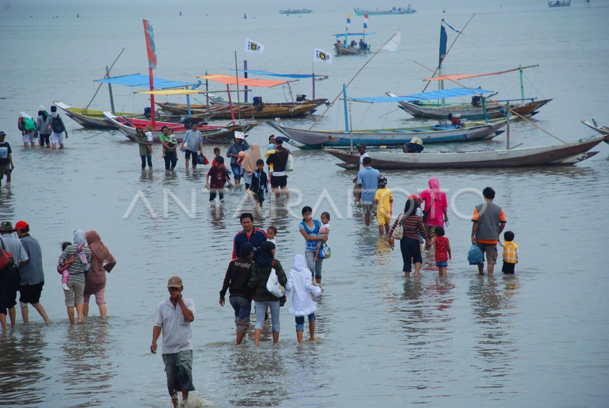 WISATA PANTAI | ANTARA Foto