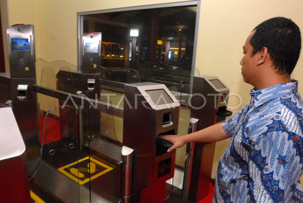PENGGUNAAN AUTOGATE IMIGRASI ANTARA Foto