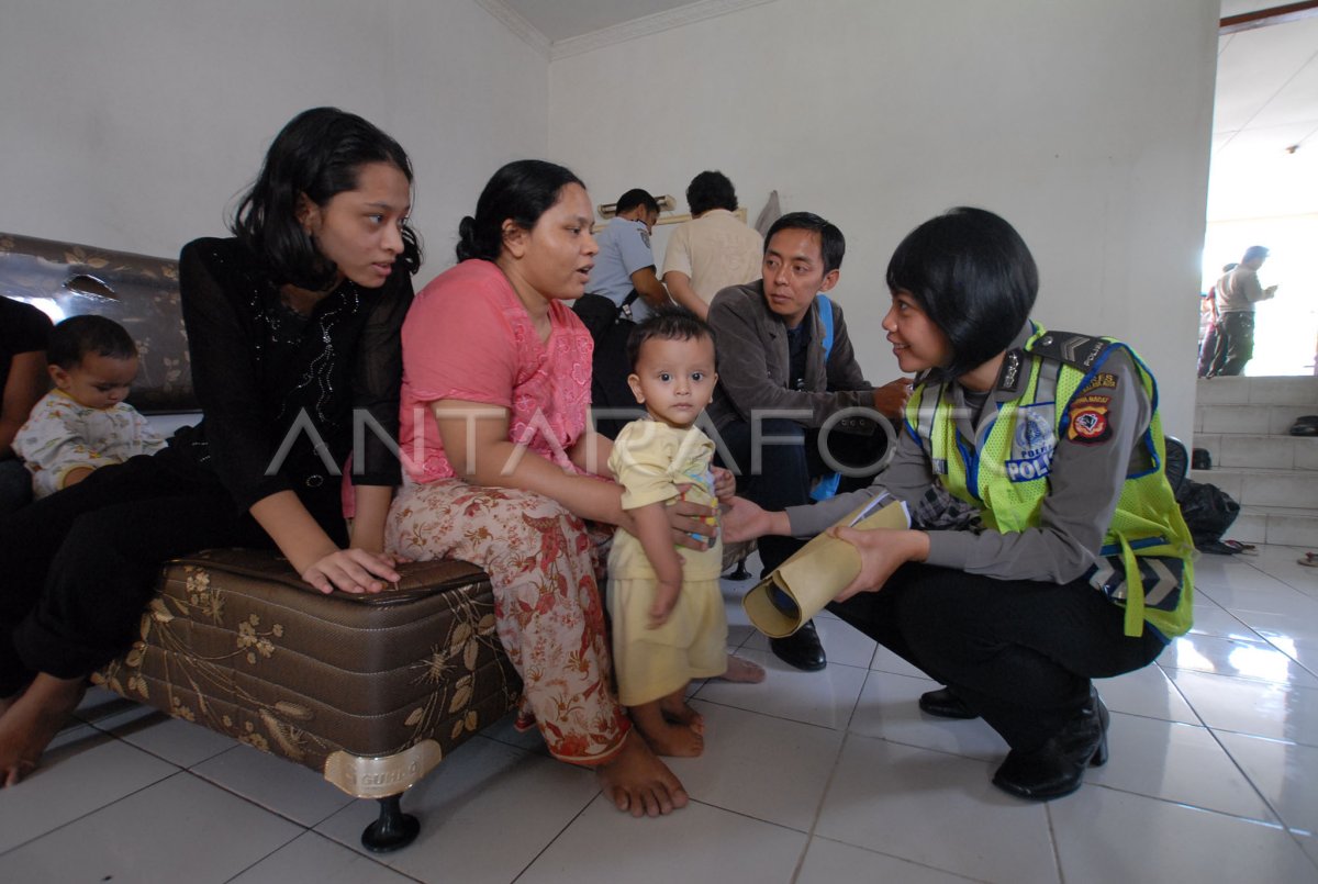 PENANGKAPAN IMIGRAN GELAP | ANTARA Foto