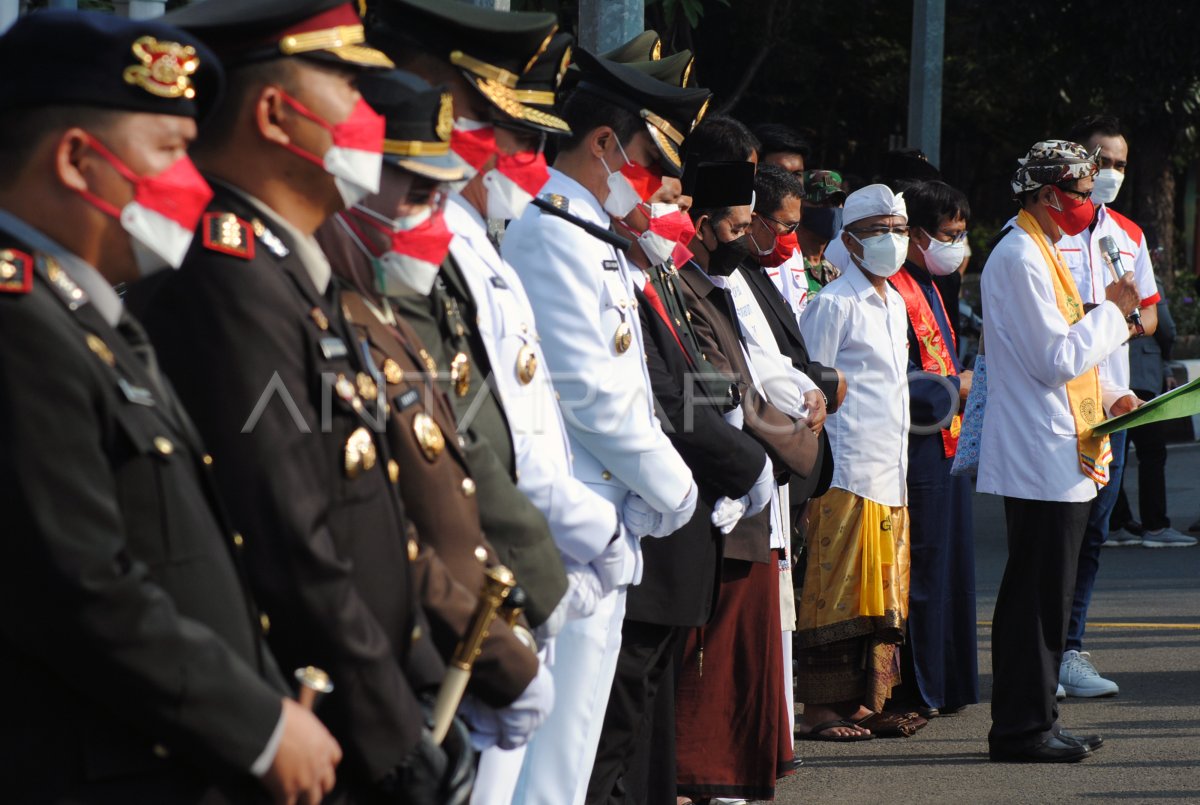 DOA BERSAMA LINTAS AGAMA DI TUGU KUJANG | ANTARA Foto