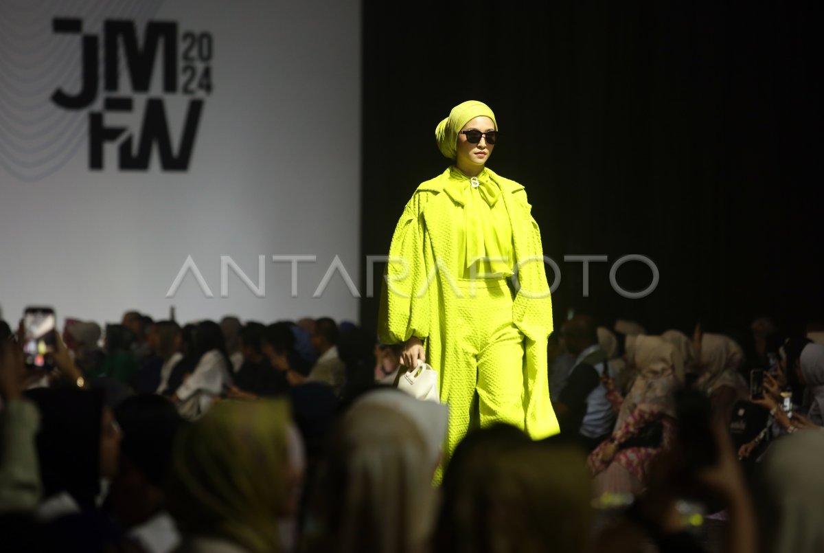 Jakarta Muslim Fashion Week 2024 ANTARA Foto