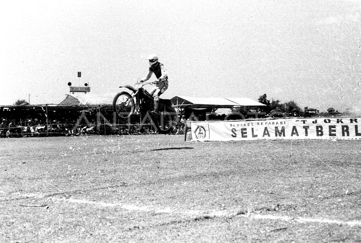 PEMBALAP SOMA MOTOR HOHO BERAKSI PADA KEJUARAAN KELAS TRAIL