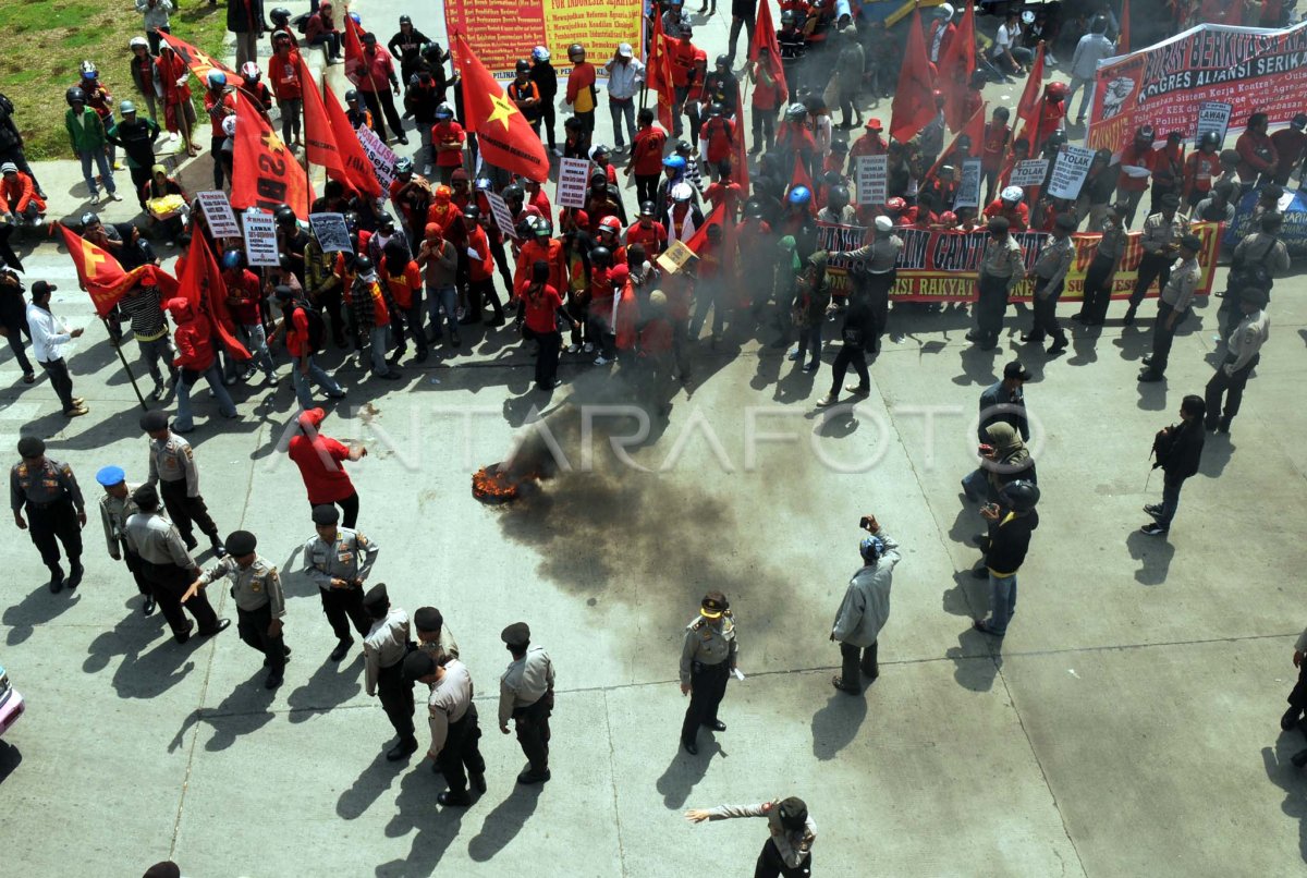 DEMO BURUH | ANTARA Foto