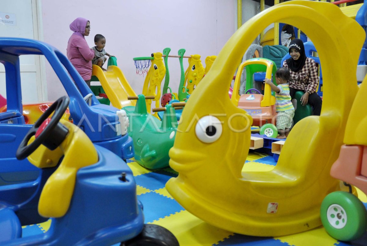 TAMAN BERMAIN | ANTARA Foto