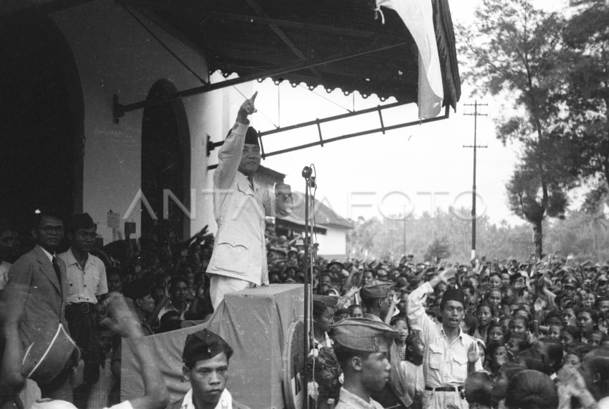 PRESIDEN MENINJAU MALANG ANTARA Foto