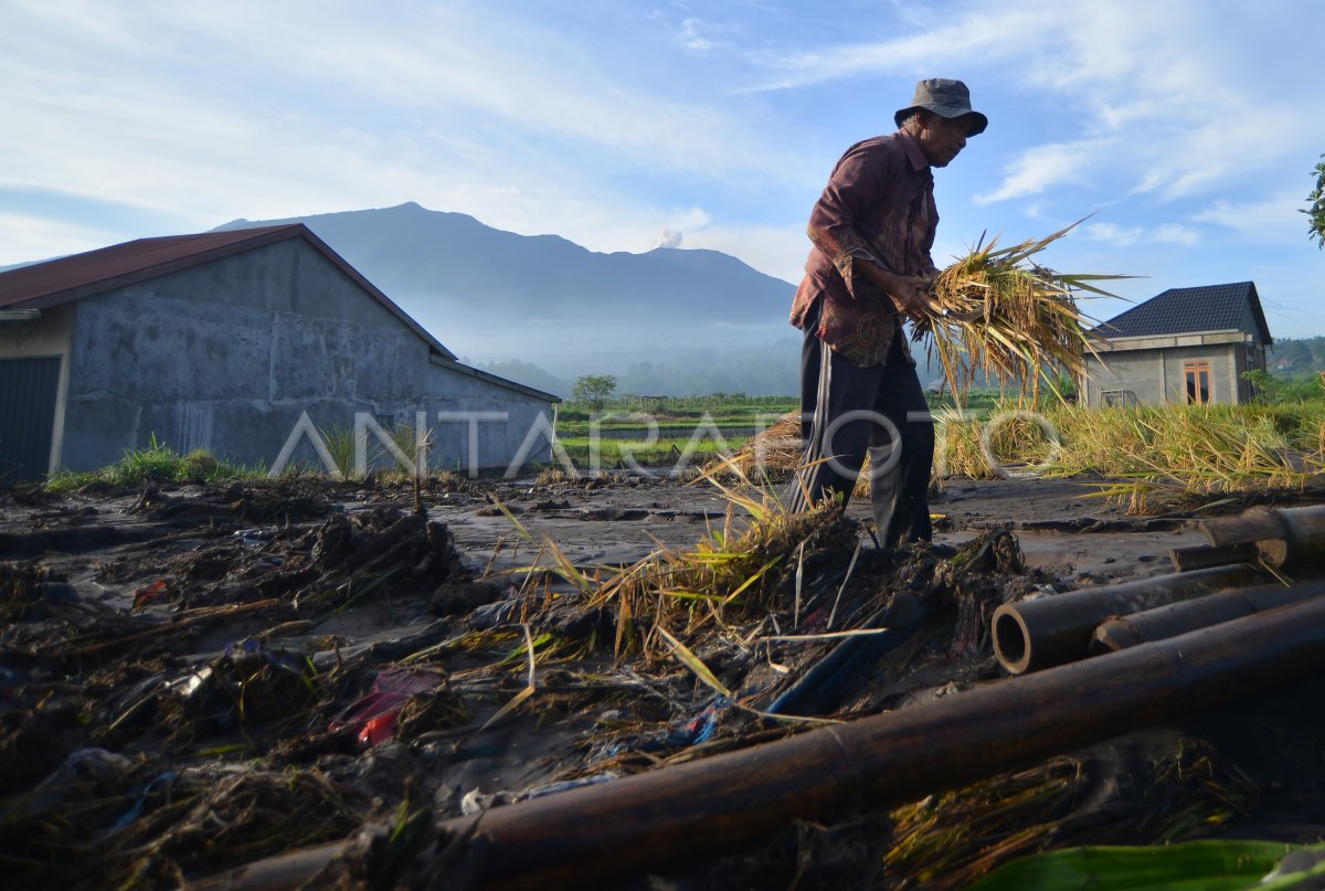 Dampak Banjir Lahar Dingin Gunung Marapi | ANTARA Foto