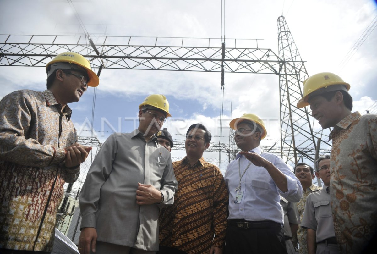 PASOKAN LISTRIK TAHUN BARU | ANTARA Foto