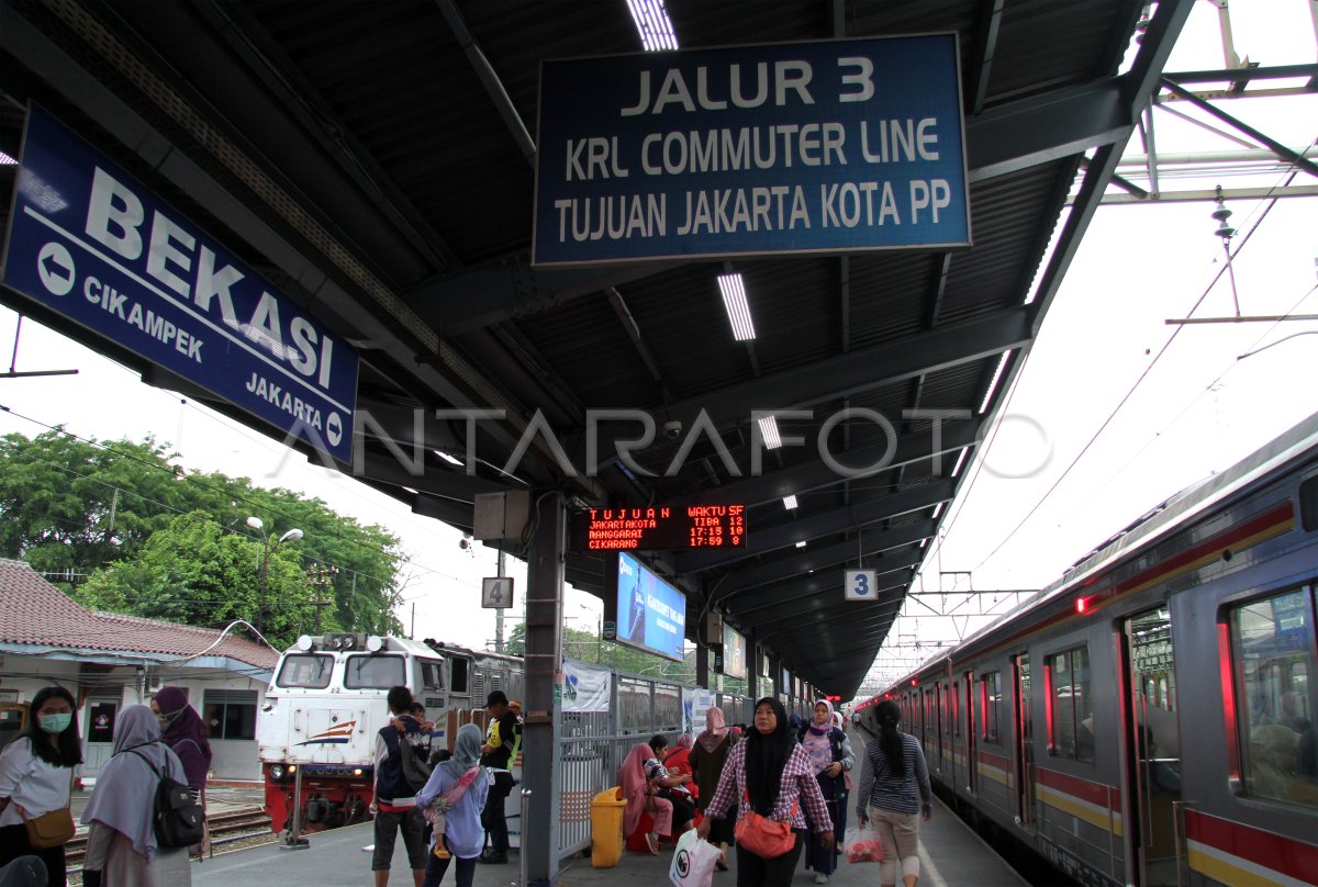 REVITALISASI STASIUN BEKASI | ANTARA Foto