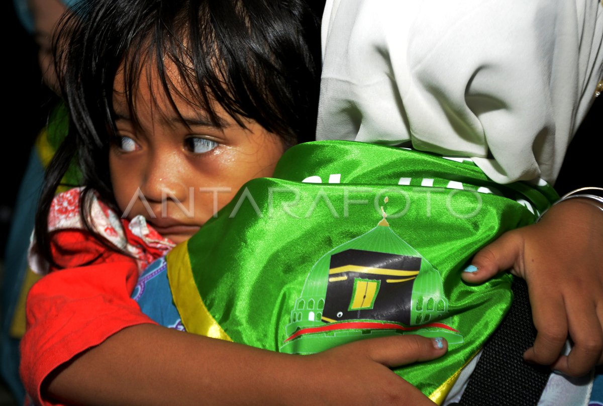 Keberangkatan jamaah calon haji kloter pertama Makassar