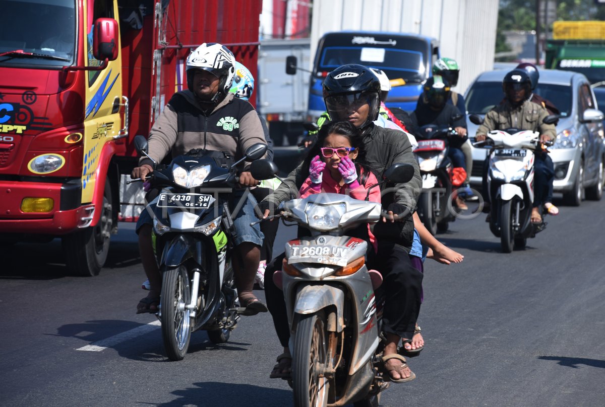 PEMUDIK MOTOR PANTURA | ANTARA Foto