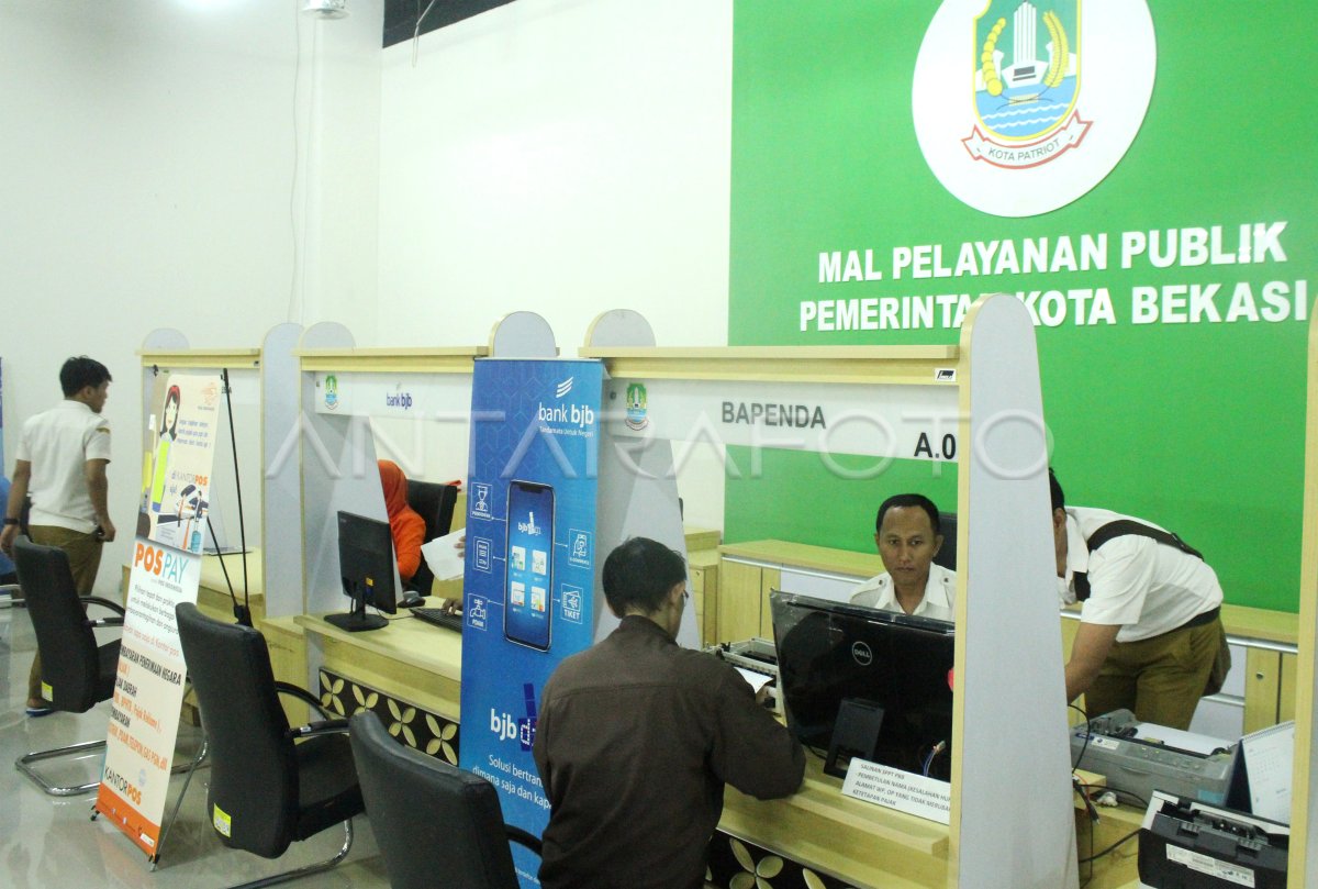 PEMINDAHAN MAL PELAYANAN PUBLIK DI BEKASI | ANTARA Foto