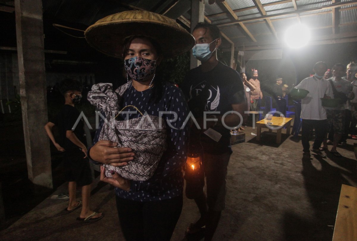 RITUAL ADAT TANTULAK AMBUN RUTAS MATEI DAYAK NGAJU ANTARA Foto