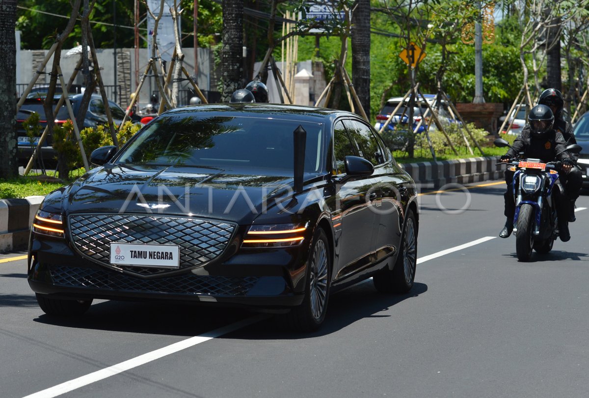 SIMULASI PENGAWALAN KENDARAAN VVIP KTT G20 | ANTARA Foto