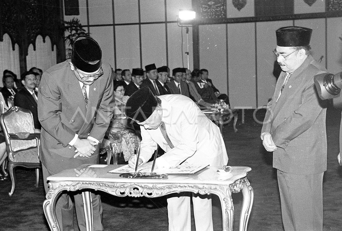 PRESIDEN BJ HABIBIE PERANGKO HARI KESEHATAN | ANTARA Foto