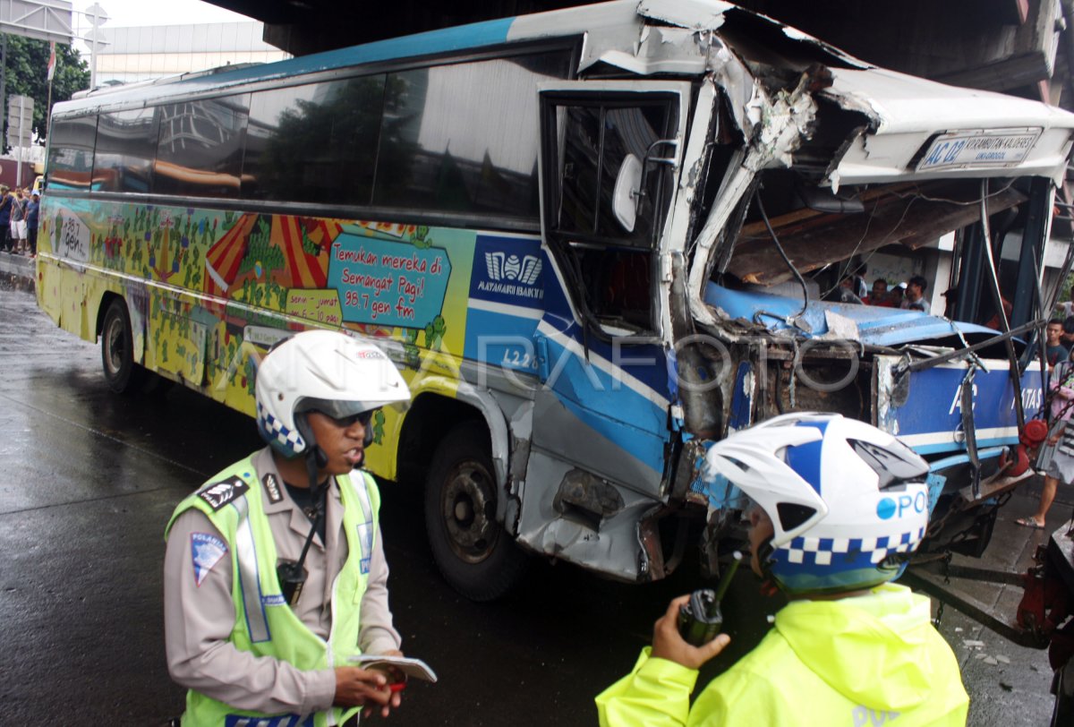 Kecelakaan Bus | ANTARA Foto