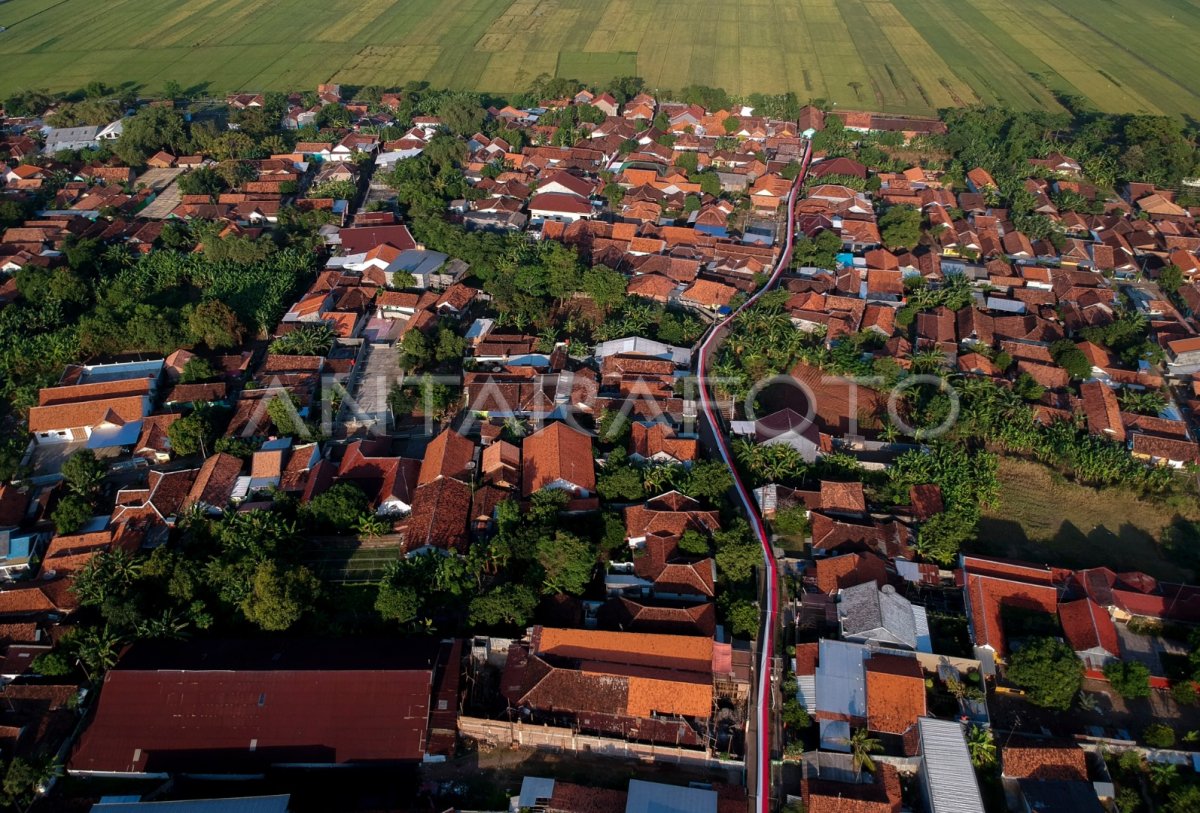 Bendera Merah Putih Meter Antara Foto