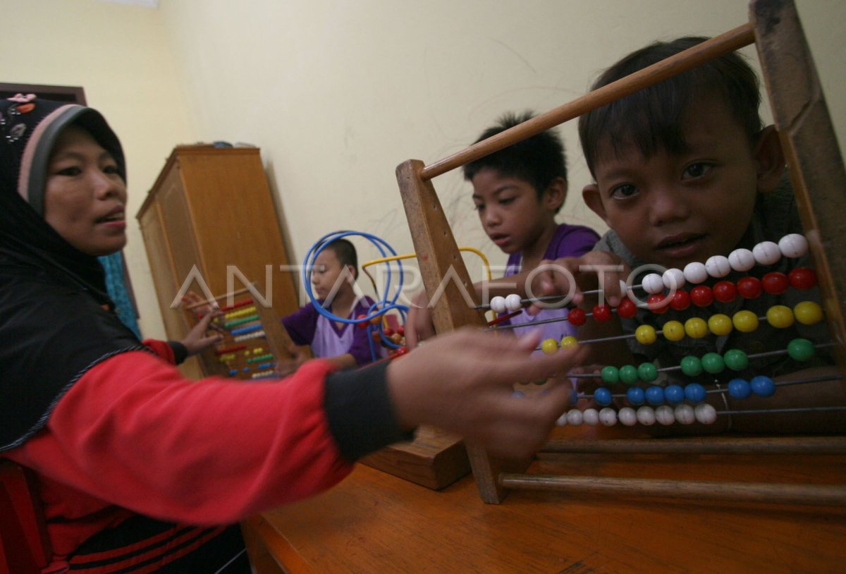 PENDIDIKAN ANAK BERKEBUTUHAN KHUSUS | ANTARA Foto