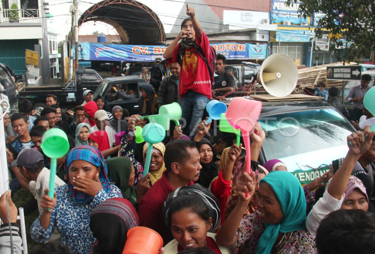 Protes Pencemaran Sungai Ciujung Antara Foto